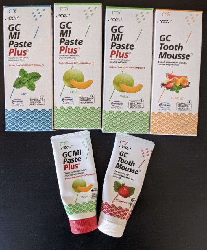 GC Tooth Mousse - его стоимость варьируется от 1750 до 2500 руб.