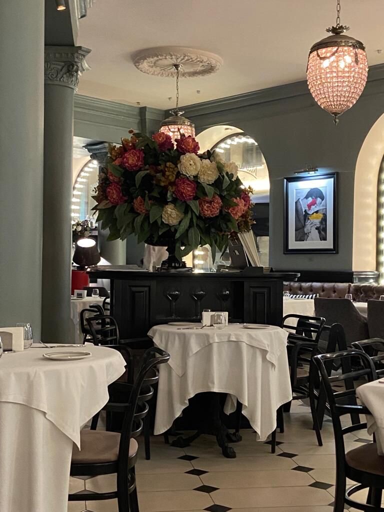 интерьер ресторана 