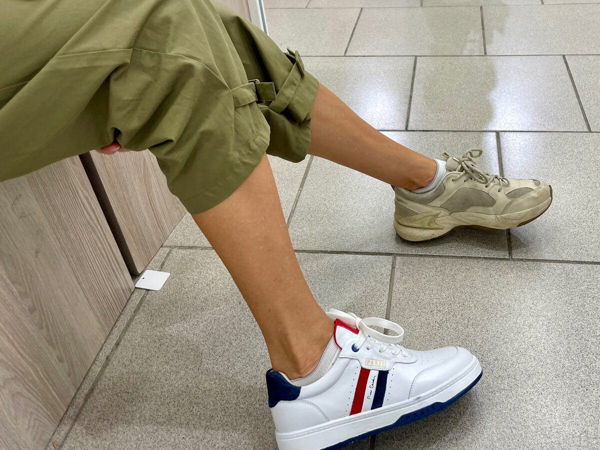 По сравнению с новыми кожаными кедами Pierre Cardin, мои - совершенные говнотопы :))