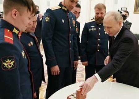    Они спокойно жгли танки, а зажгли душу