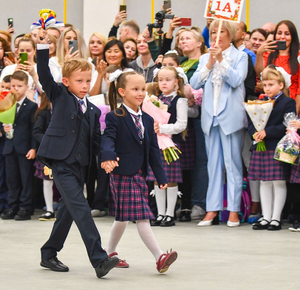 Британская школа спб. Газпром школа ученики. Школьная форма. Лицей 777 приморского района. 777 школа приморского района.