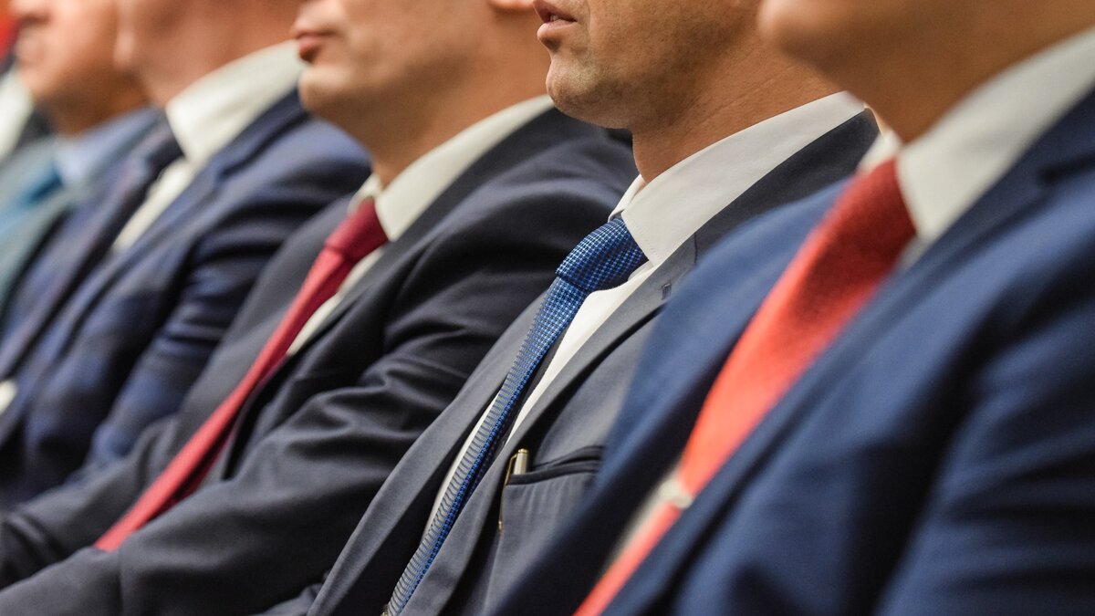     Во всех случаях он сменил Виталия Моляку.