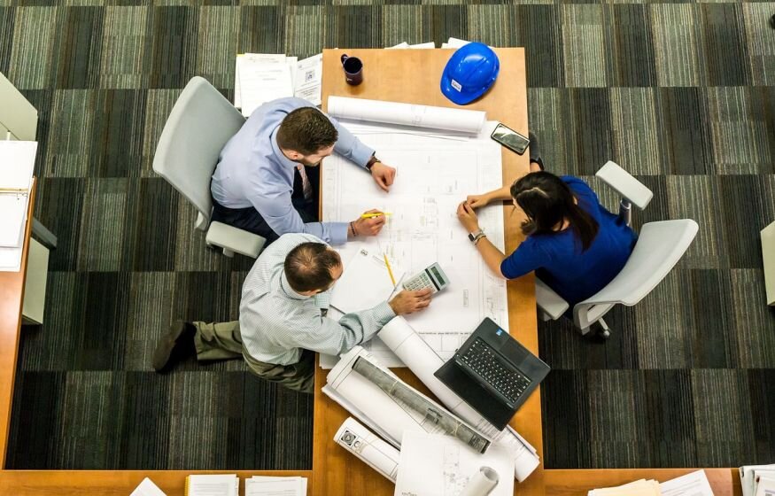    Стоять за рабочим столом лучше, чем сидеть? Вот что говорят эксперты