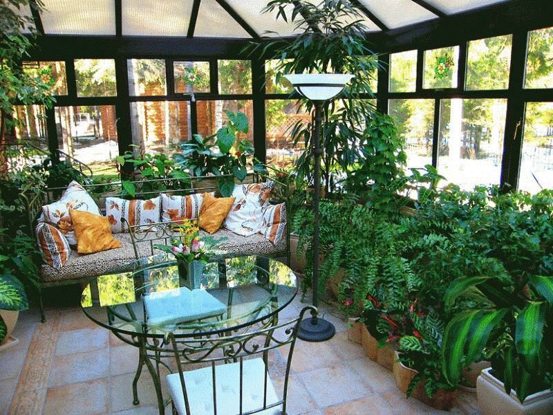 
Зимний сад – оригинальный элемент в оформлении загородного дома