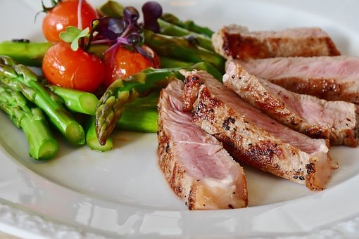 https://cdn.pixabay.com/photo/2017/03/23/19/57/asparagus-2169305__340.jpg