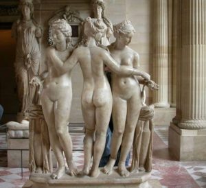 Три Грации. 2 век н.э. Мрамор. Высота 133 см. Дамы невысокого роста. Ватикан. Группа стоит в специальном Секретном Кабинете Масок, где в папских покоях покоились обнаженные и полуобнаженные женские скульптуры (не выбрасывать же, лучше спрятать). 