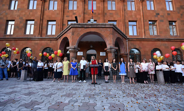 Чехова ереван. Школа Чехова Ереван. Школа 55 им Чехова в Ереване. Школа имени Маяковского в Ереване. Школа номер 55 Ереван.