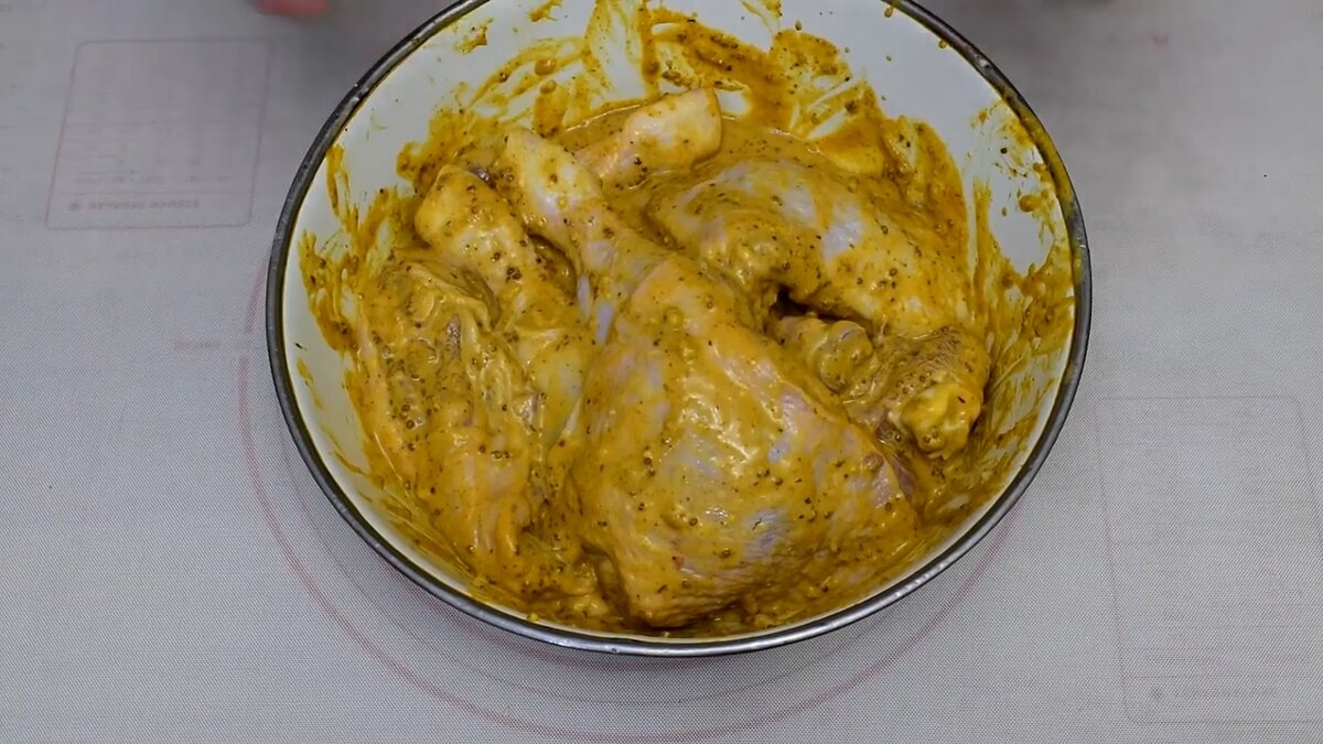 соус для маринада курицы. маринад для курицы с горчицей и соевым. маринад для курицы с соевым соусом. курица запеченная с апельсинами. маринад для курицы с горчицей и соевым.