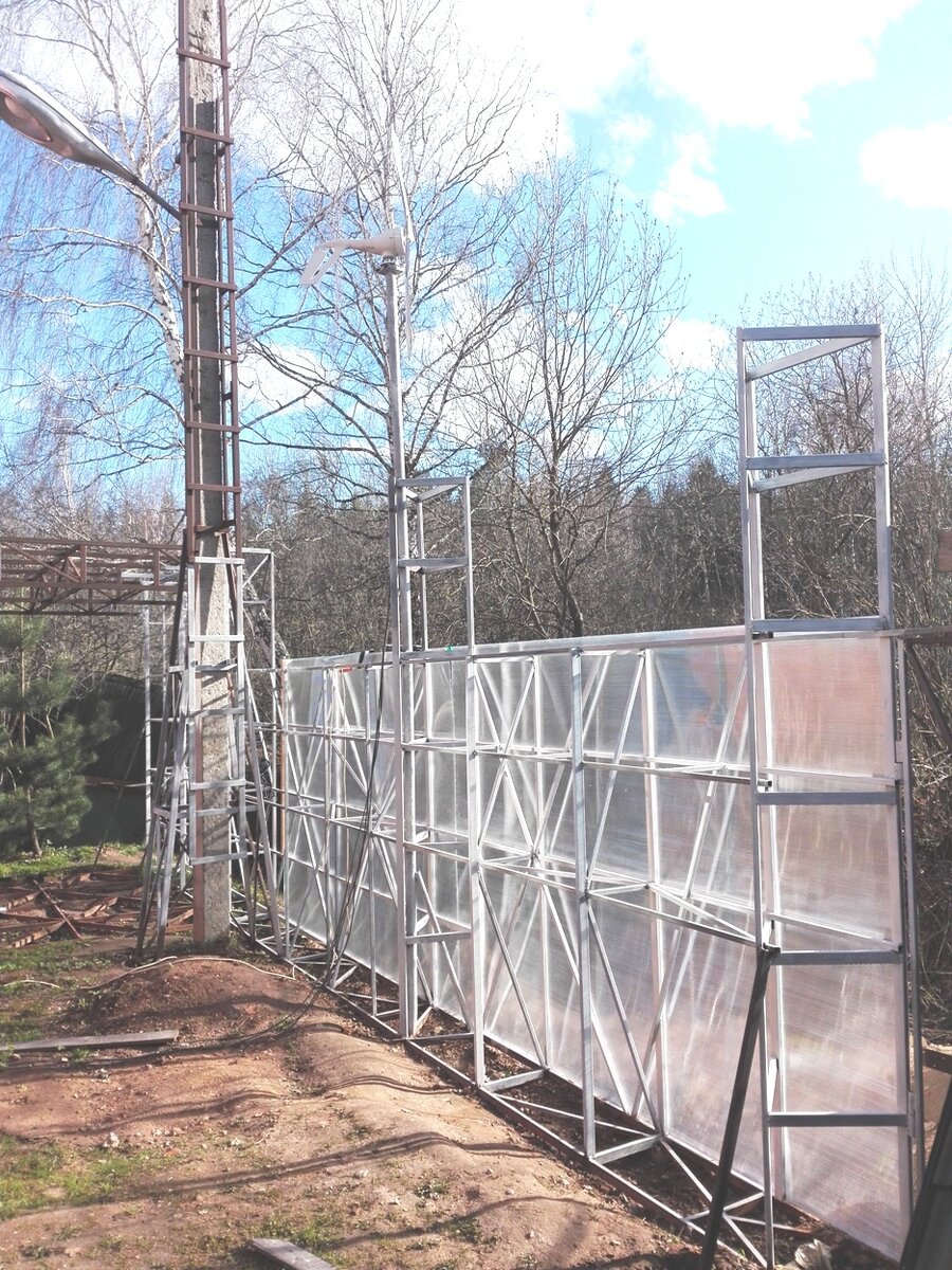 Фото2. Вид Забора из поликарбоната изнутри