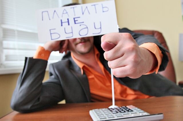 Сразу восемь банков из числа 30 крупнейших увидели в апреле сокращение зарплат среди клиентов на 3-10%.  