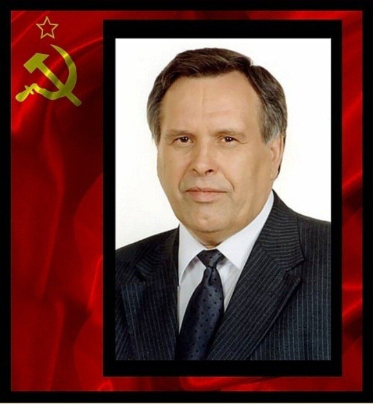 Траурное фото В.И.Илюхина. Источник: Яндекс-картинки