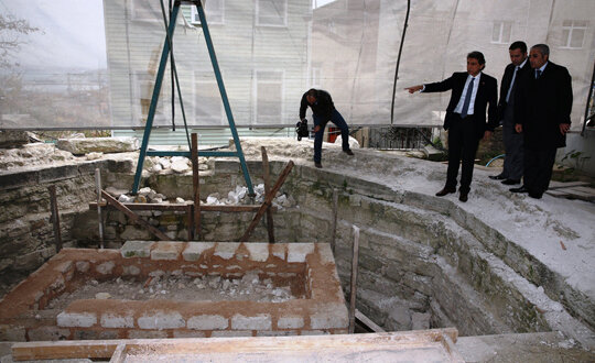 Реставрационные работы в 2013 году позволили наконец-то найти могилу Шах Султан. 