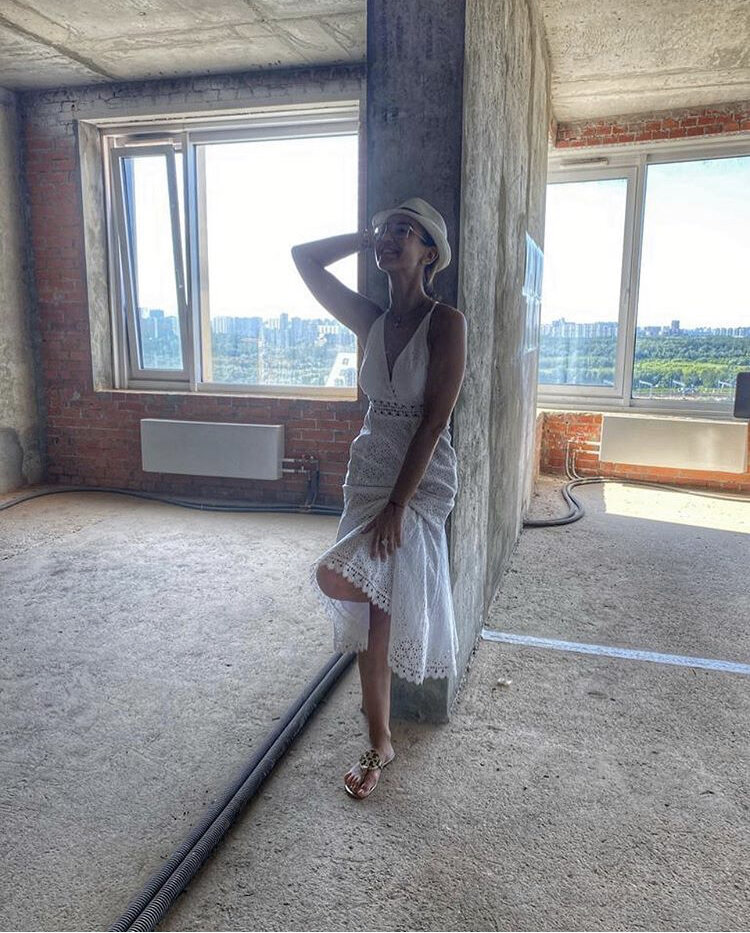 Радостью Бузова поделилась в своем инстаграмме. Ну или похвасталась ))