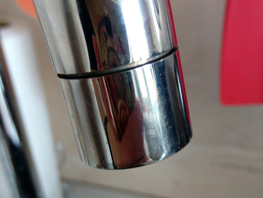 Сломанный аэратор (даже не закручивается до конца)