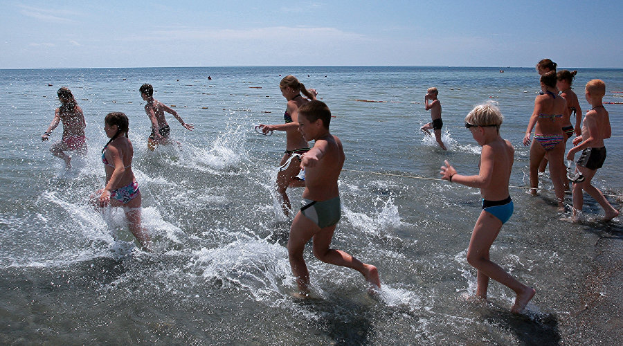 Дети на море / Фото: RIA Novosti, Тарас Литвиненко