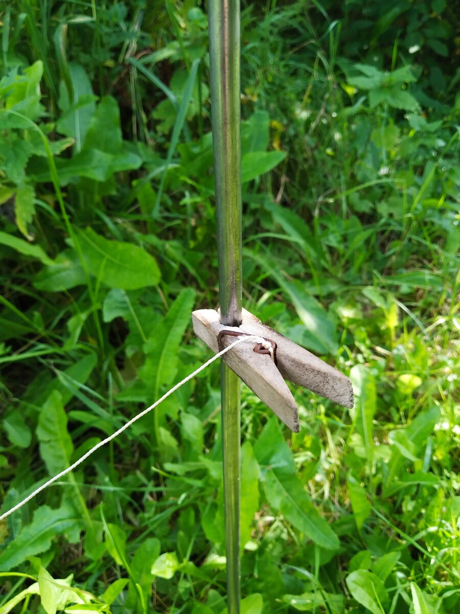 Прищепка для быстрого крепления к рогульке.