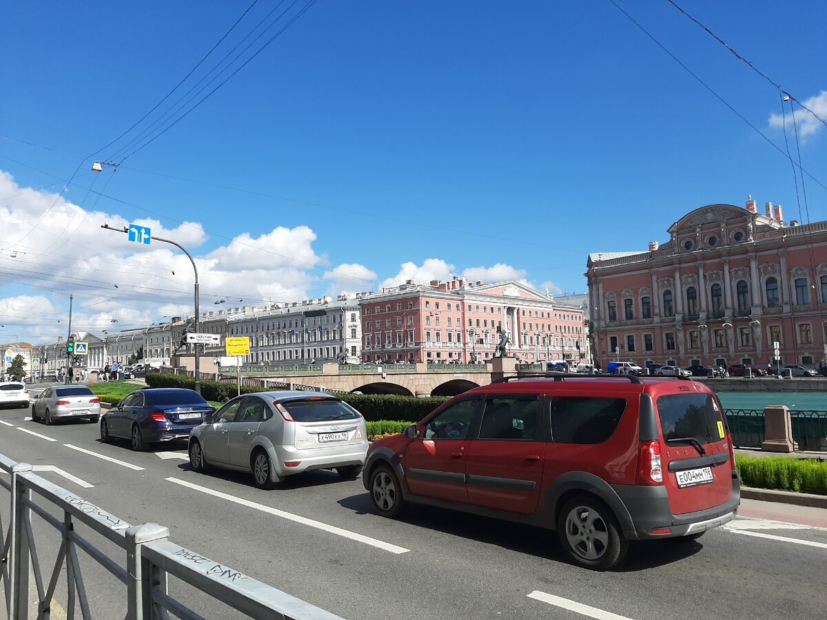 Аничков мост