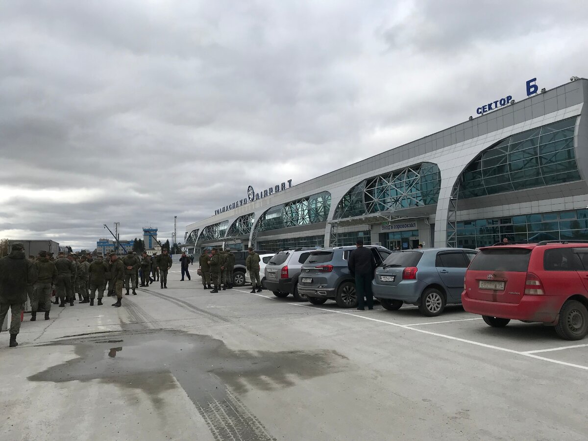 Где поесть рядом с аэропортом Толмачево: зашла в три кафе и расскажу о  ценах и меню | Соло - путешествия | Дзен