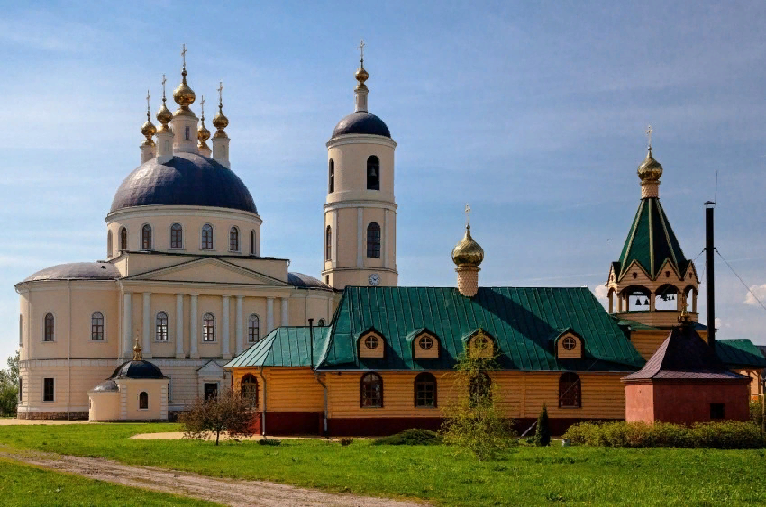 Свято покровское. Свято-Покровский монастырь (Михайлов). Михайловский Покровский женский монастырь. Михайловский монастырь Рязанская область. Свято Покровский женский монастырь в Рязанской области.