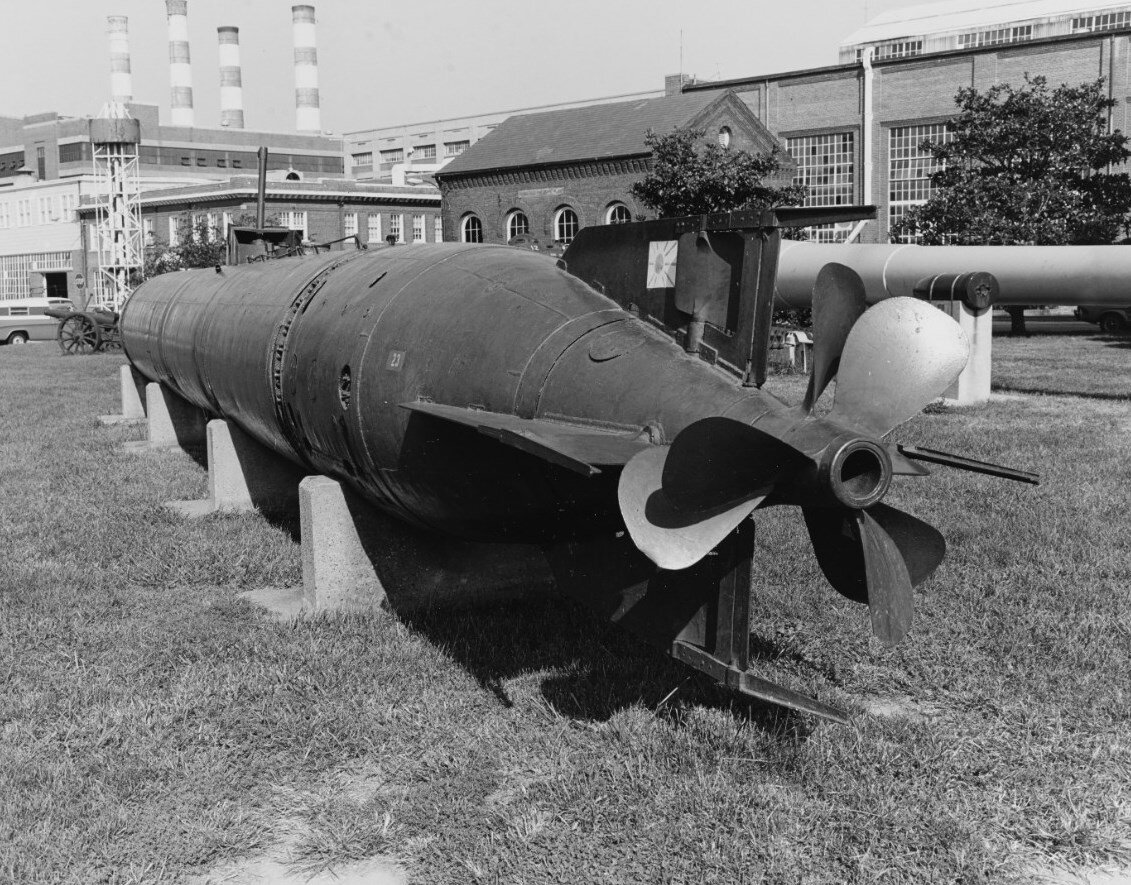 Управляемые торпеды. Кайтен камикадзе. Японская подводная лодка камикадзе. Японская торпеда кайтен. Кайтен камикадзе торпеды.