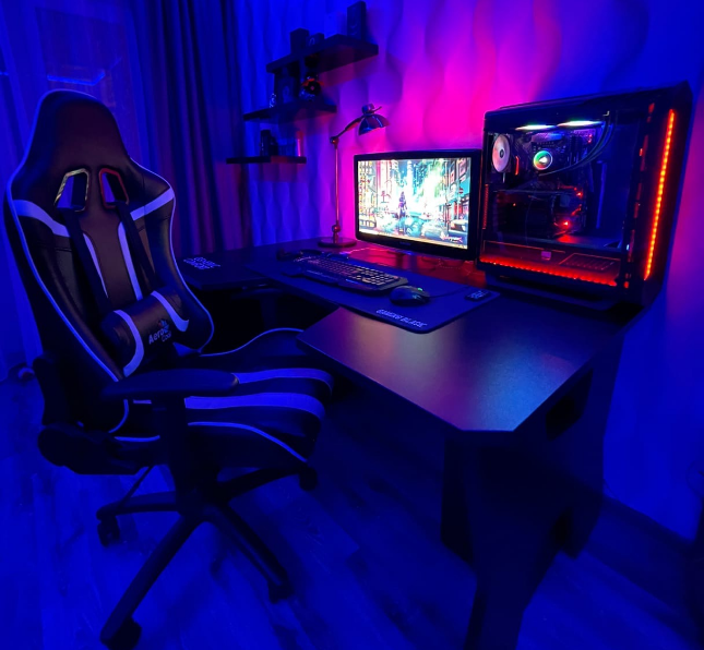 https://vk.com/aerocool?z=photo-41601240_457250795%2Falbum-41601240_226402296%2Frev