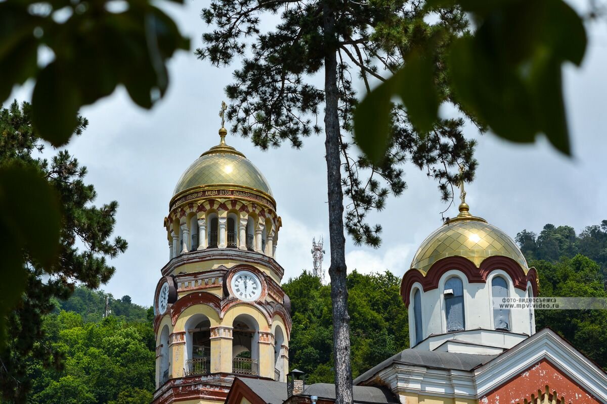 Грузино. Купола Кавказ.