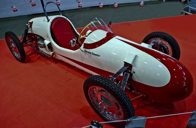 Первый серийный спорткар из СССР. /Фото: zr.ru