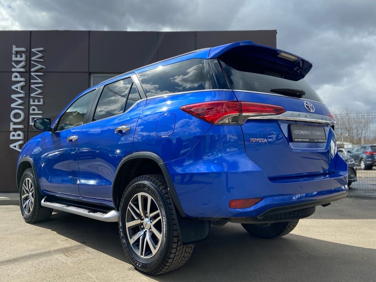 Toyota Fortuner. Источник иллюстрации - auto.ru