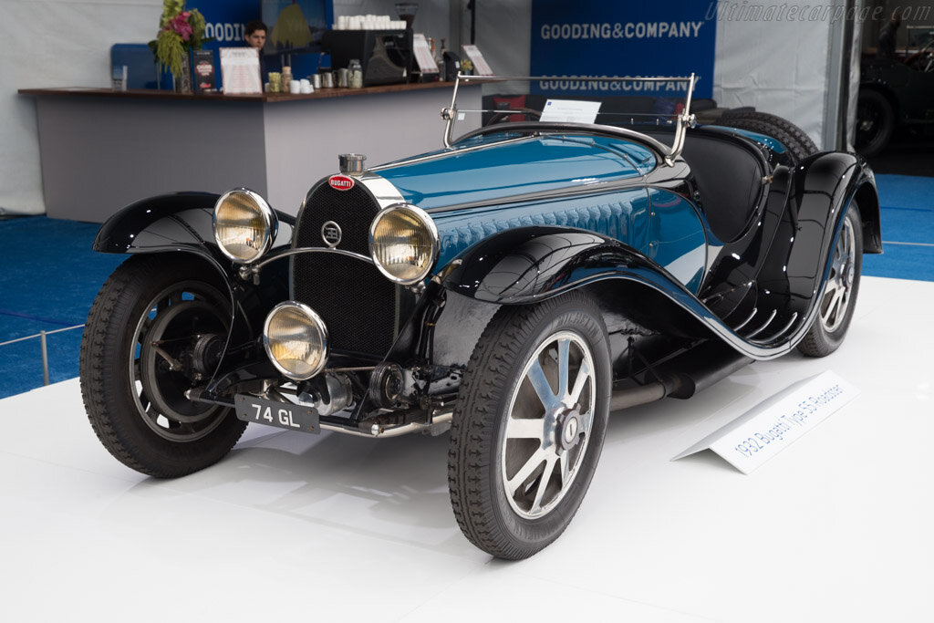 Листайте вправо. Bugatti Type 55 Super Sport Rodster была разработана в 1931 году.  Кузов был спроектирован Жаном Бугатти, сыном Этторе Бугатти. Мотор был взят с модели Type 51 и установлен на широкое шасси, схожее с шасси Type 54. Это был 2.3-литровый L8 с компрессором, карбюратором Zenith и двумя верхними распредвалами. Все фото из открытых источников.