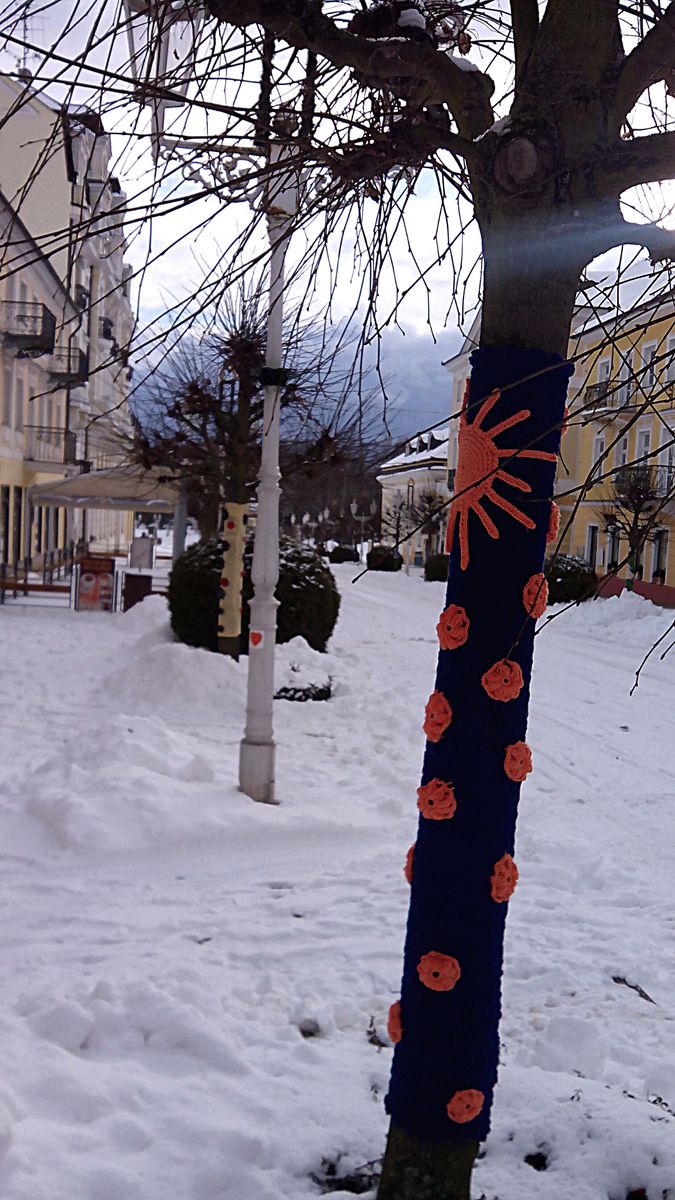 Кто-то приодел деревья)