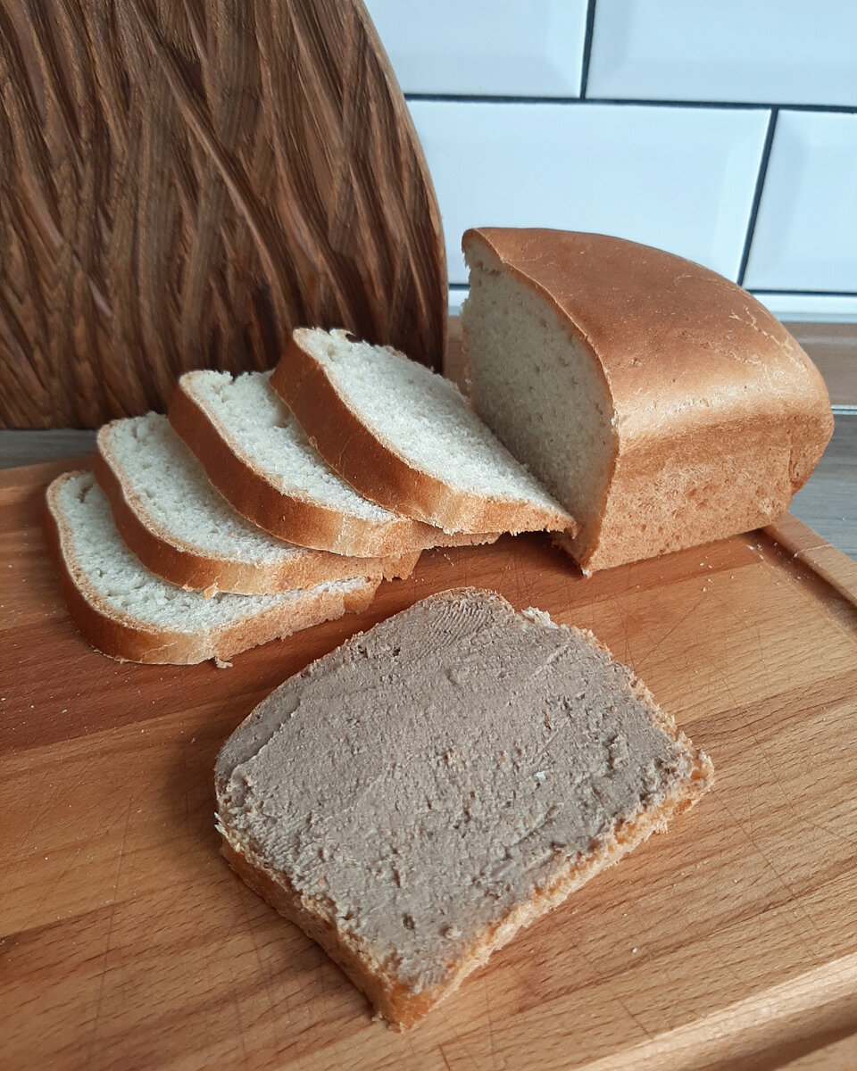 Домашний хлеб и паштет