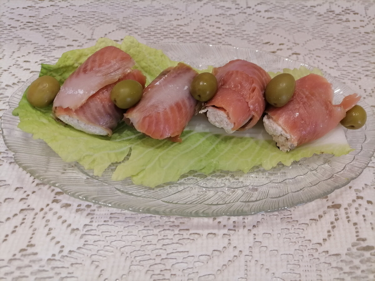 Не могла выбрать фото, помещу обе) 