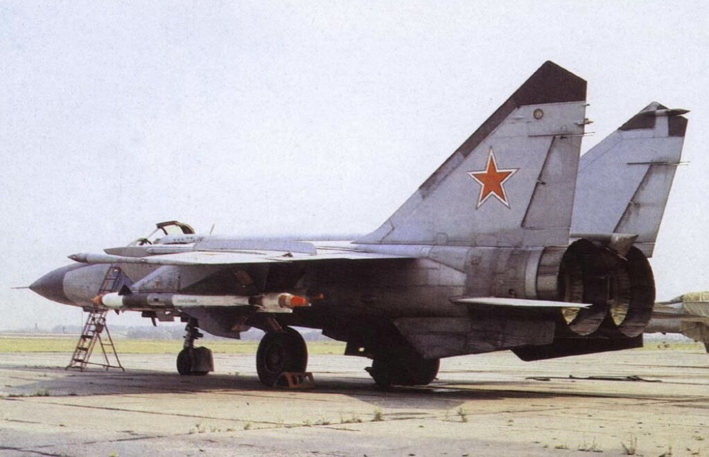 "Миг-25" справились с задачей.
Источник: http://scalemodels.ru/images/2017/12/1514602103__mig25pd1.jpg