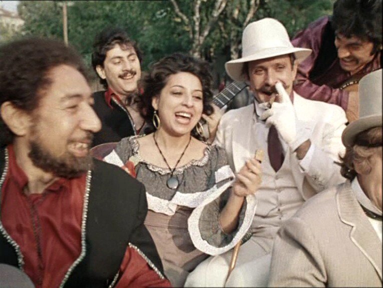 Кадр из фильма Эльдара Рязанова «Жестокий романс»