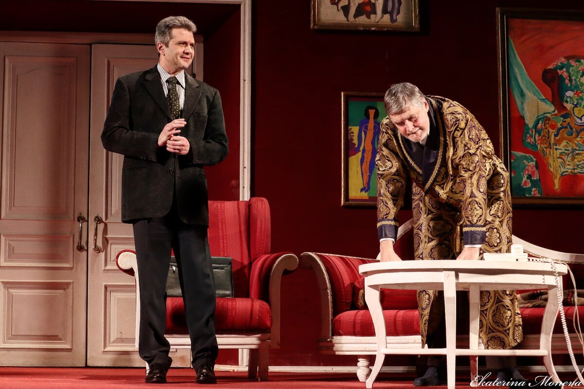 Максим Кушников (Аршамбо) и Борис Дьяченко (Пьер) в спектакле "Ужин с дураком" 