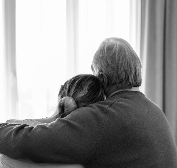 După 38 de ani de despărțire, Alexandru s-a reunit fericit cu fiica sa iubită.  |  Sursa: Pexels
