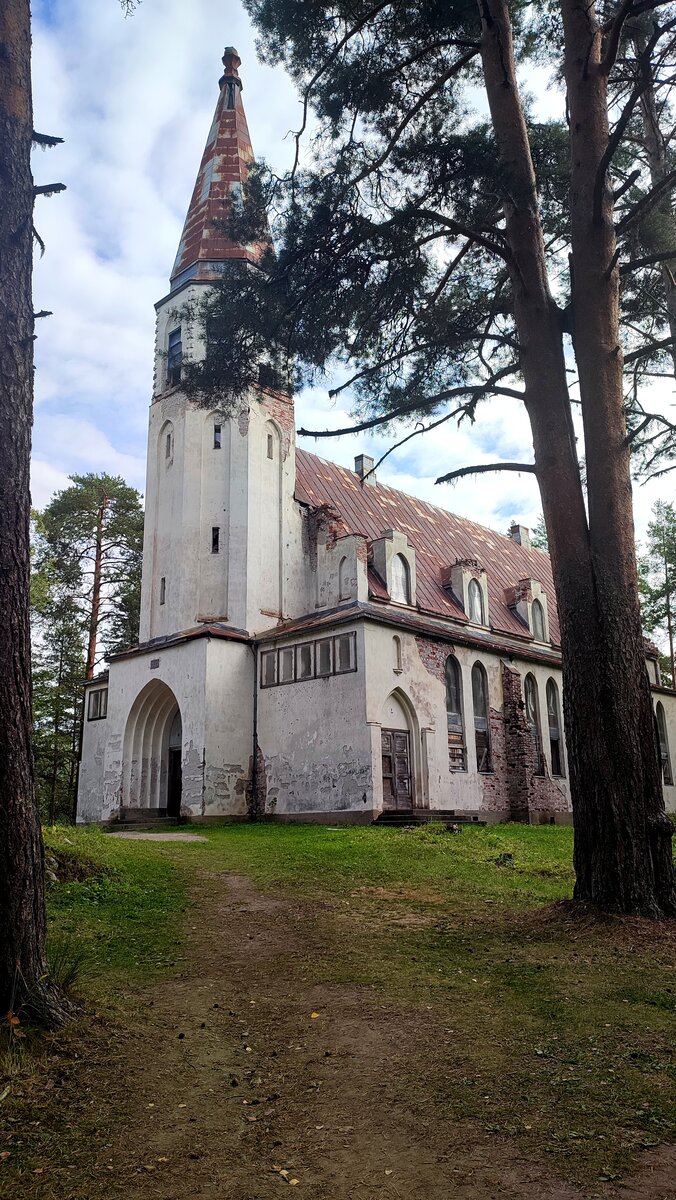 В Карелию на авто из Санкт-Петербурга. Кирха в Лумивааре и скальный массив  в поселке Сорола | Солнце светит всем | Дзен