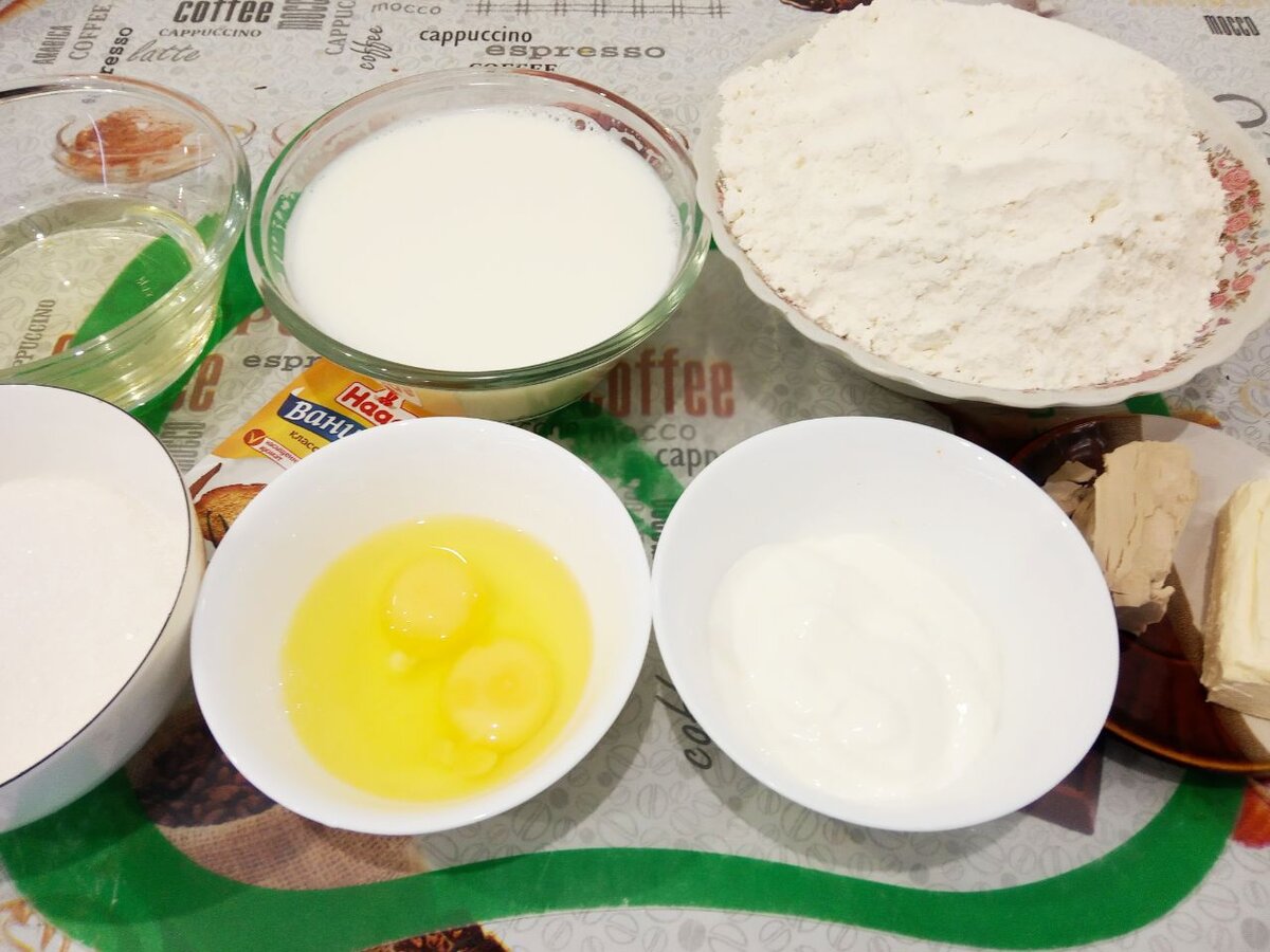 Ингредиенты для приготовления теста для булочек