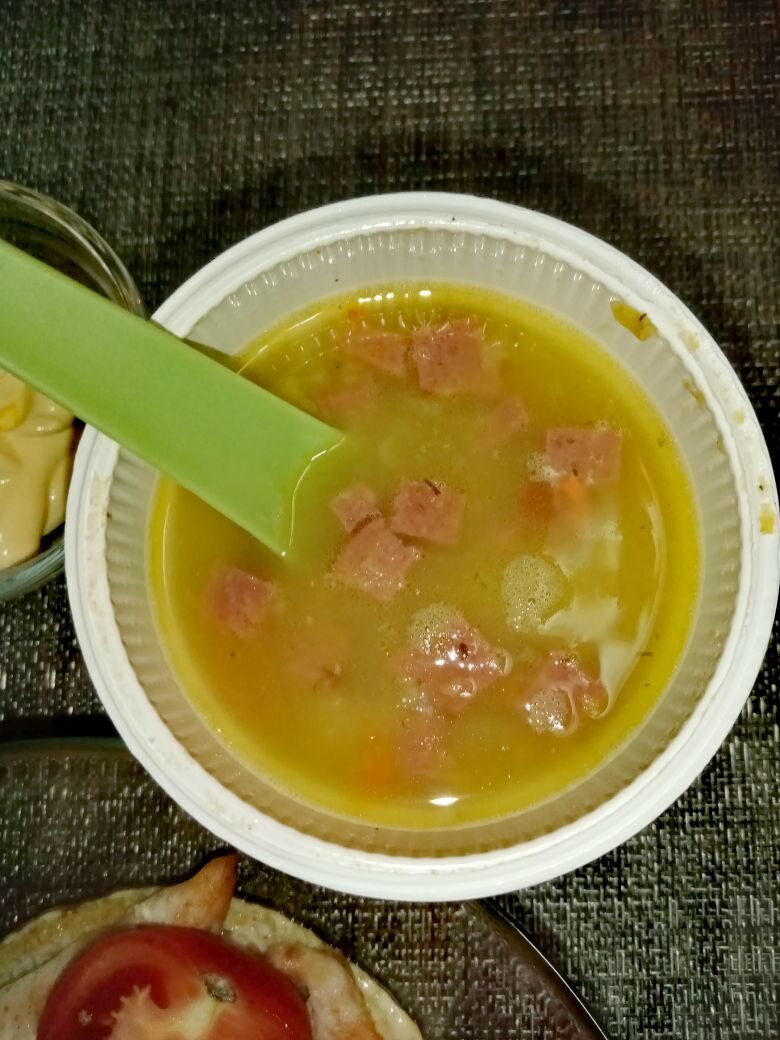 Понятно, что мясосодержащий - это колбаса)))