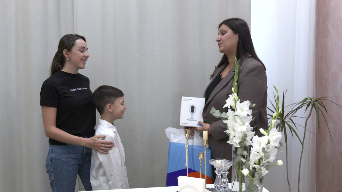    Ханты-мансийский школьник получил подарок к 1 сентября