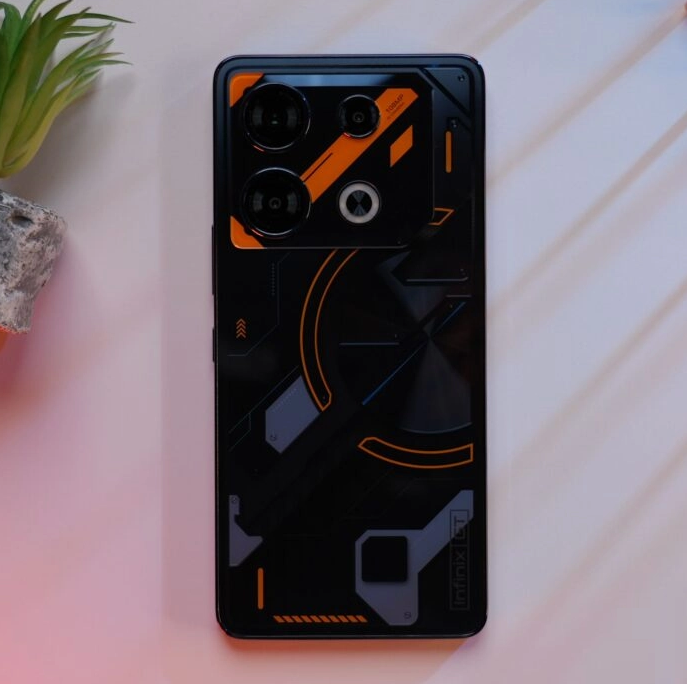 Обзор Infinix GT 10 Pro: самый доступный игровой смартфон | За три моря ...