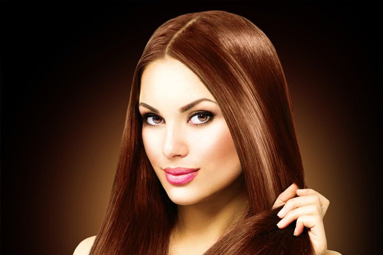 Биоламинирование рекомендовано проводить в сочетании с окраской, мелированием, химической завивкой. Процедура позволит дольше сохранить блеск и оттенок волос, а также визуально сгладить повреждения.