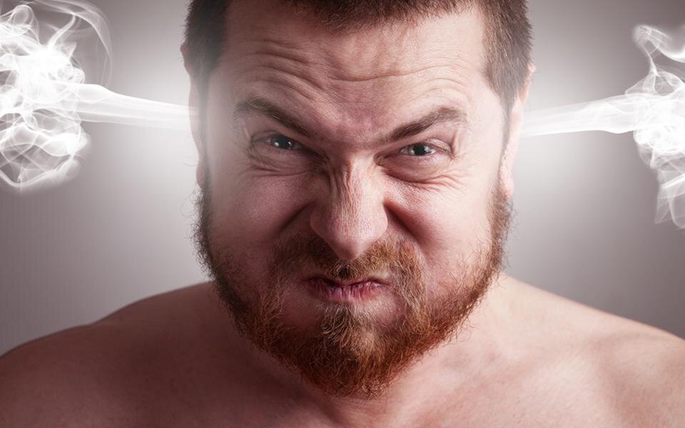  Любому мужчине хотелось бы, чтобы рядом находилась женщина, не только раскрепощенная, длинноногая, сексуальная, но и такая, которая бы его не раздражала. Какие качества в прекрасной половине могут раздражать мужчину.