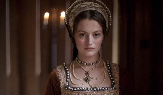 С приходом к власти Елизаветы сестры Грей возглавили список потенциальных наследников. Так что их королева опасалась всю жизнь.