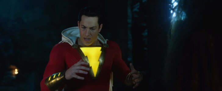 Закари Ливай в ярко-красном костюме Шазама