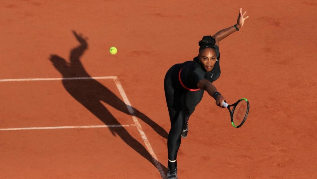 Форма Серены Уильямс была придумана и сшита мастерами компании Nike, которые вдохновились облачением супергероини комиксов Marwel — кошки из вымышленной страны Ваканды.