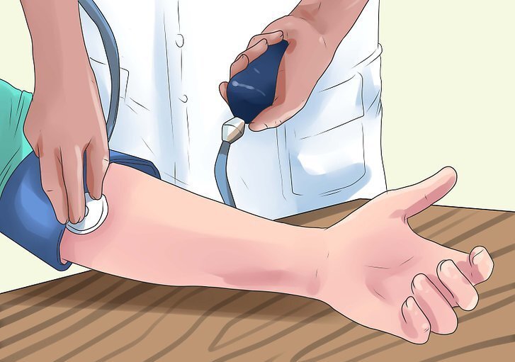 Фото 2. Для точного измерения давления требуется тонометр