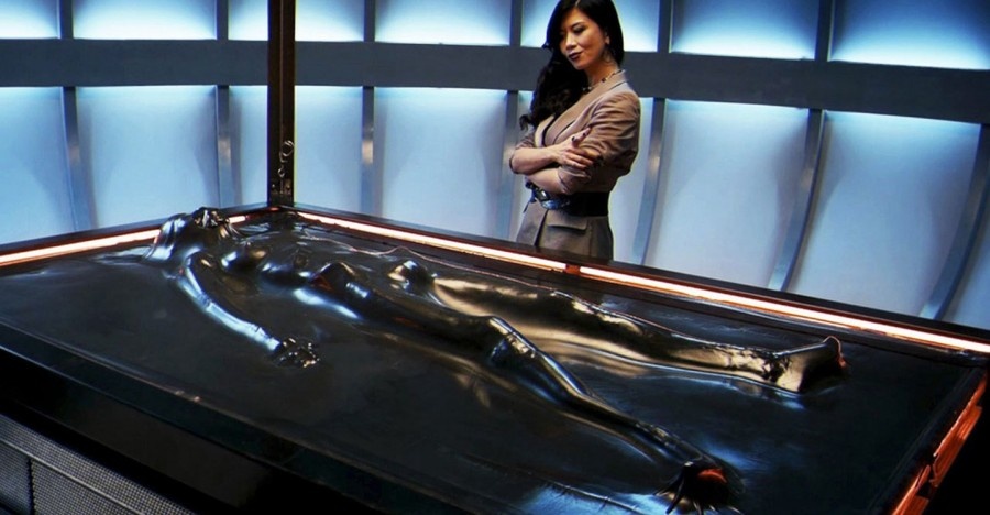 
У Кэрри есть латекс. Мы рады за Кэрри.