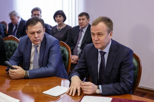 
Слободчиков Николай, Ерощенко Сергей Владимирович, Иркутск, встреча Сергея Ерощенко с фракцией Заксобрания "Гражданская платформа", 6 февраля 2015 года., фотограф: Александр Новиков © Проект "Лица Сибири"