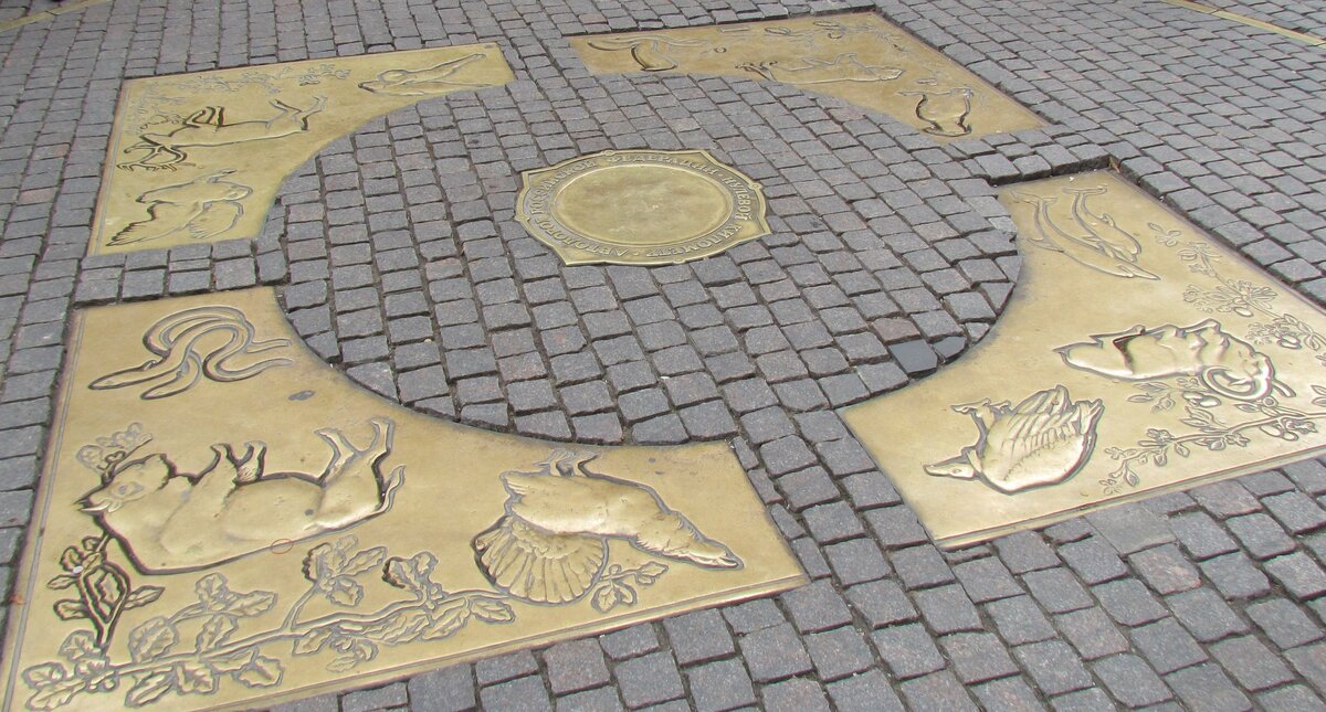 памятник нулевой километр автодорог российской федерации. нулевой меридиан на красной площади. нулевой меридиан на красной площади. нулевой километр красная площадь. нулевой километр красная площадь.